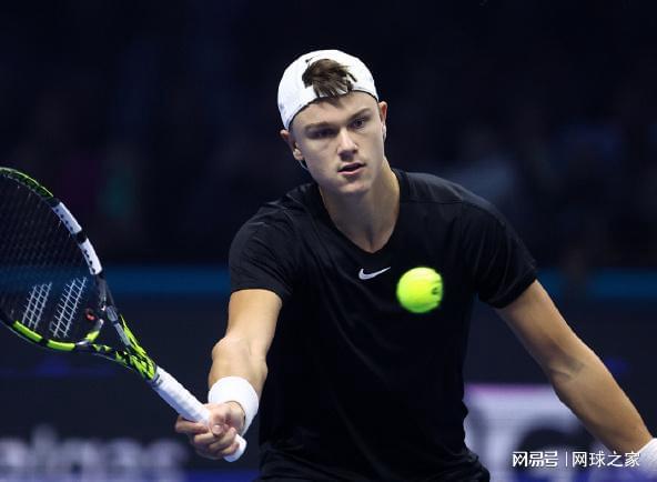 借与美国及 借与美国及